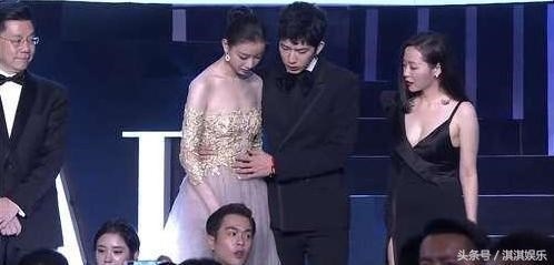Tỉnh Bách Nhiên và Nghê Ni, cặp đôi ngọt ngào tận trên tạp chí