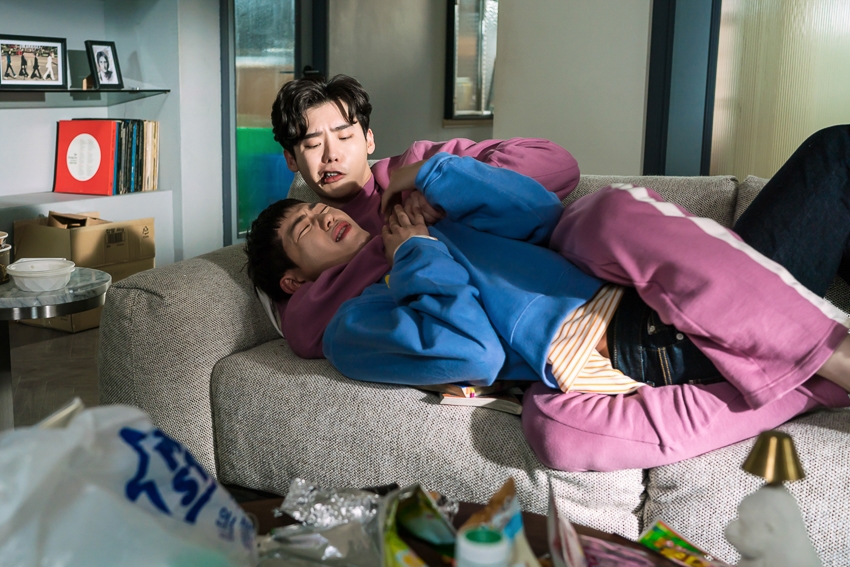 Ngắm loạt hình Lee Jong Suk trong 'While You Were Sleeping'
