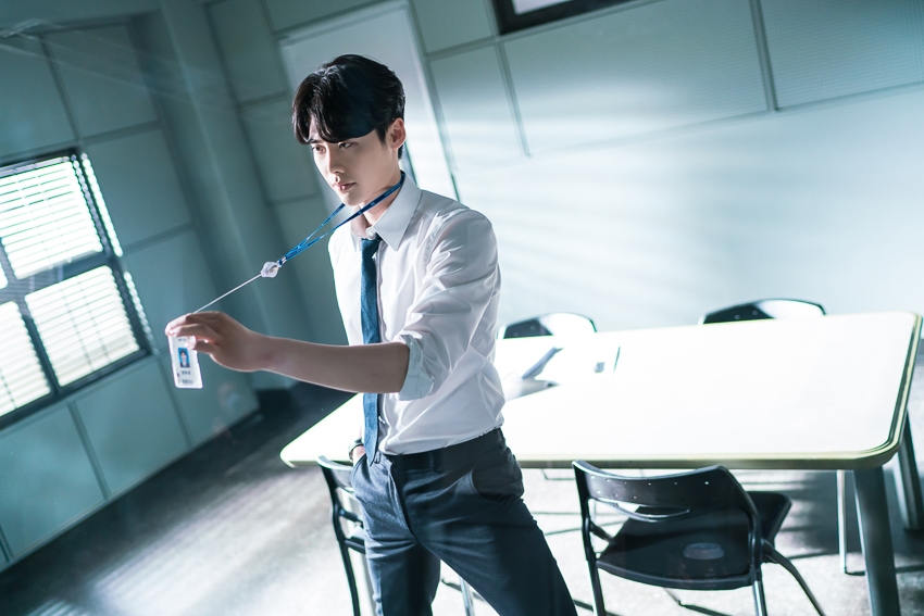 Ngắm loạt hình Lee Jong Suk trong 'While You Were Sleeping'