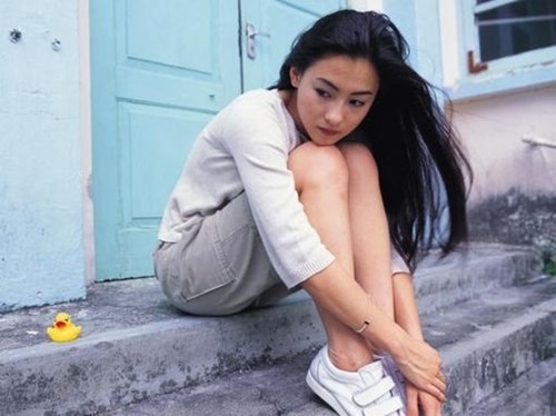 Ngẩn ngơ trước vẻ đẹp thời 'con gái' của mỹ nhân HK thập niên 90