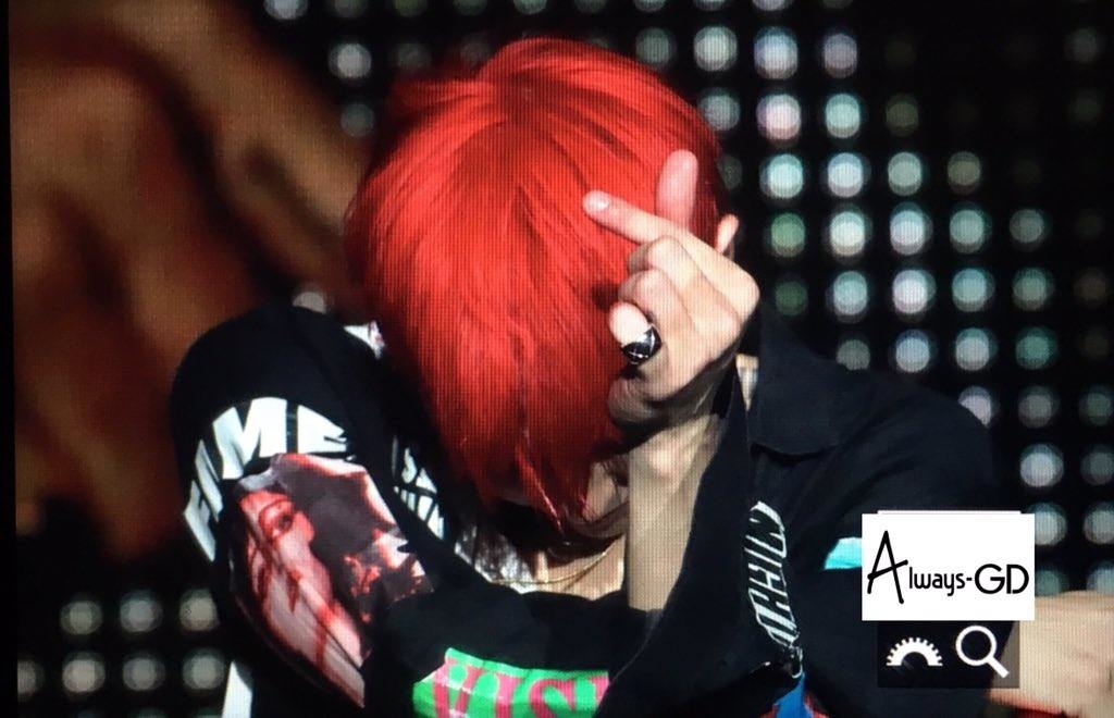 G-Dragon ra mắt màu tóc mới khiến fan 'bấn loạn'