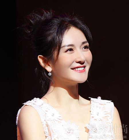 Tin đồn nhảm Cbiz gần đây của blogger khiến fan ném đá dữ dội