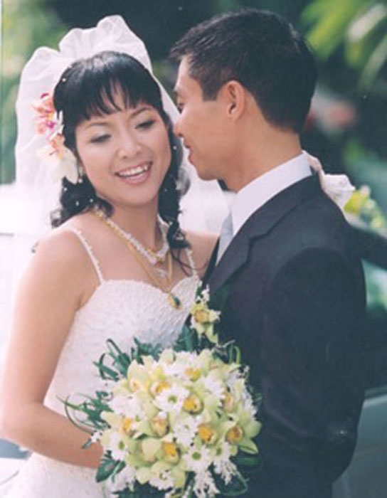 Hồng Vân và Công Lý tứng là một cặp đôi đẹp trong giới showbiz Việt được nhiều người hâm mộ và yêu thích.