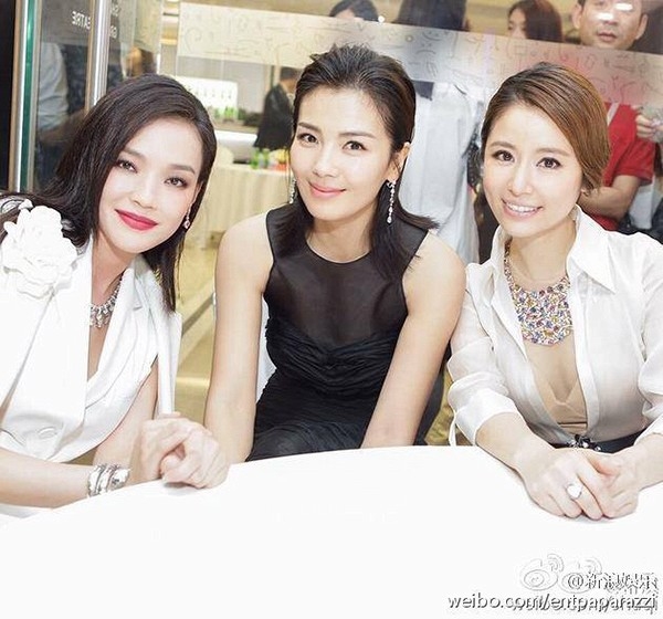 Dù cả thế giới quay lưng, Lâm Tâm Như vẫn còn hội bạn thân bên cạnh
