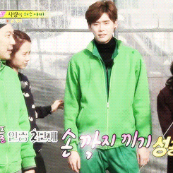 Những khoảnh khắc đáng yêu của Lee Jong Suk khi đi show thực tế