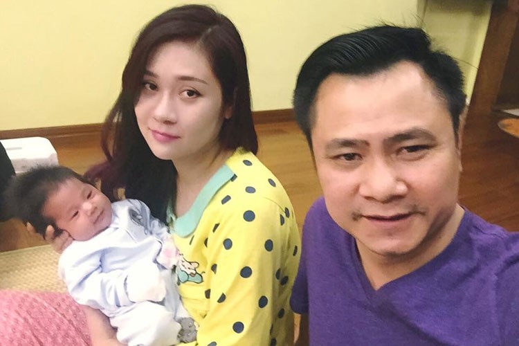 Gia đình hạnh phúc hiện tại của Tự Long.