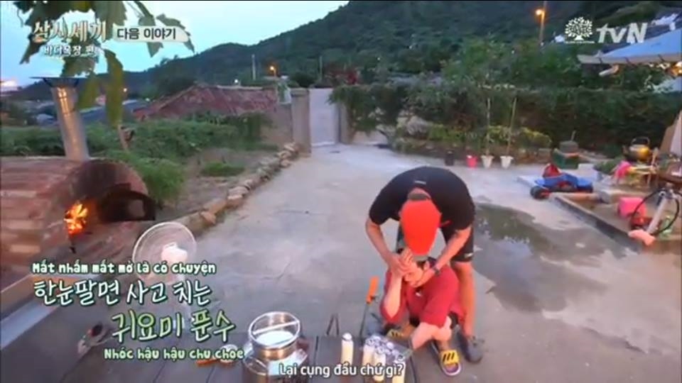 Những khoảnh khắc đáng yêu của Lee Jong Suk khi đi show thực tế