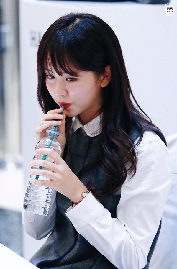 Đi fansign là cách tuyệt nhất để ngắm nhan sắc mỹ nhân Hàn
