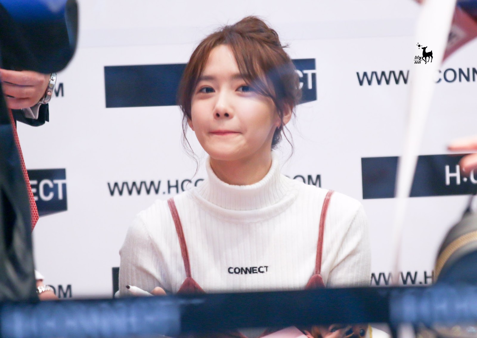 Đi fansign là cách tuyệt nhất để ngắm nhan sắc mỹ nhân Hàn