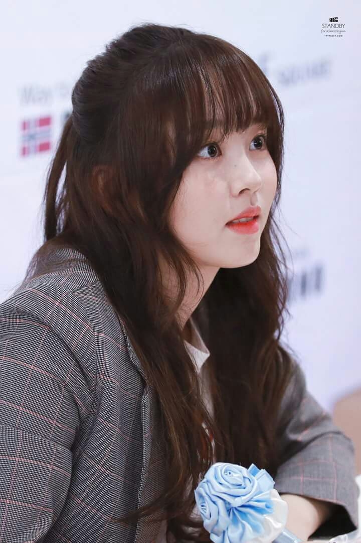 Đi fansign là cách tuyệt nhất để ngắm nhan sắc mỹ nhân Hàn