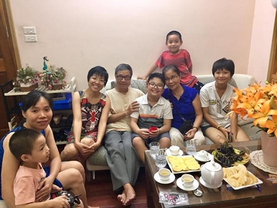 Dù đã chia tay nhưng Hồng Vân vẫn được bố mẹ Công Lý yêu quý và coi như con cái trong nhà.