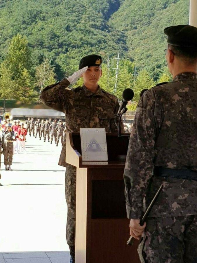 Ji Chang Wook lại viết thư tay gửi fan trong doanh trại quân đội,