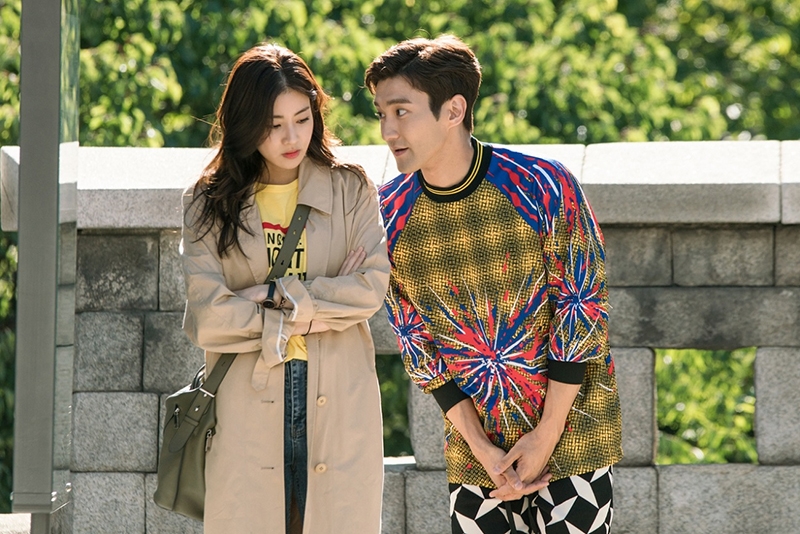 'Revolutionary Love' tung poster và loạt ảnh mới của cặp đôi chính