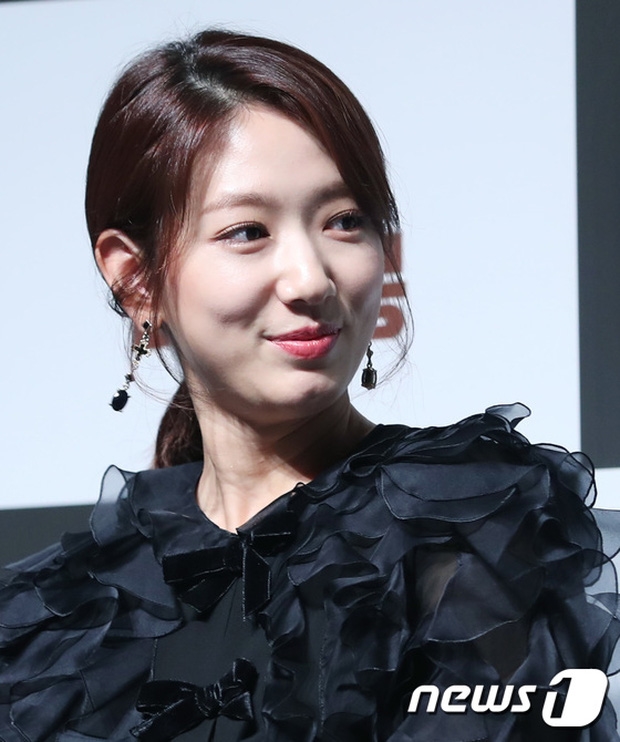Park Shin Hye xuất hiện với gương mặt tròn xoe và 2 cằm