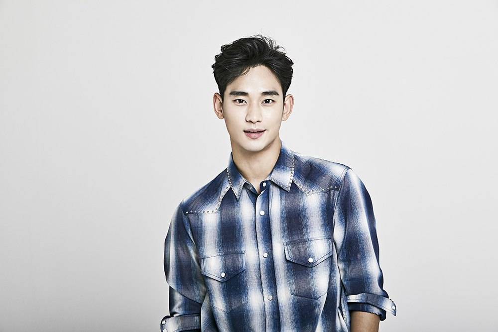 Kim Soo Hyun bất ngờ thông báo sẽ nhập ngũ tháng 10 tới