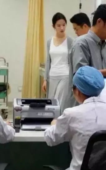 Ngắm nhan sắc thật của dàn mỹ nhân Hoa ngữ qua hình chụp vội