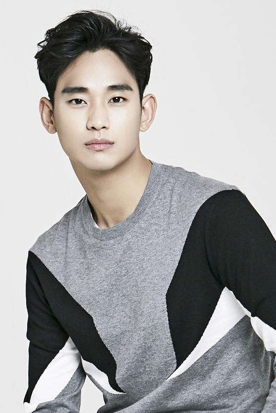 Kim Soo Hyun bất ngờ thông báo sẽ nhập ngũ tháng 10 tới