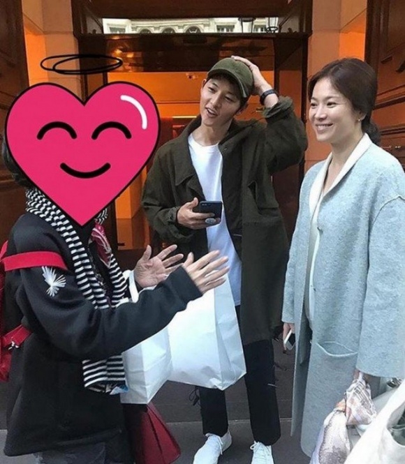 Song Hye Kyo lộ bụng to bất thường tại Paris cùng Song Joong Ki