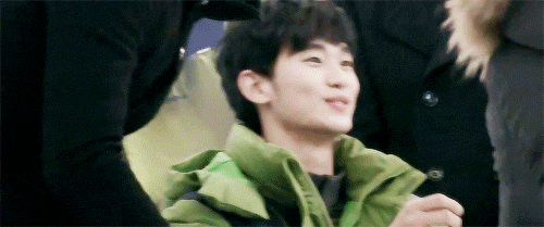 Kim Soo Hyun nhập ngũ, những khoảnh khắc khiến fan nhớ mãi