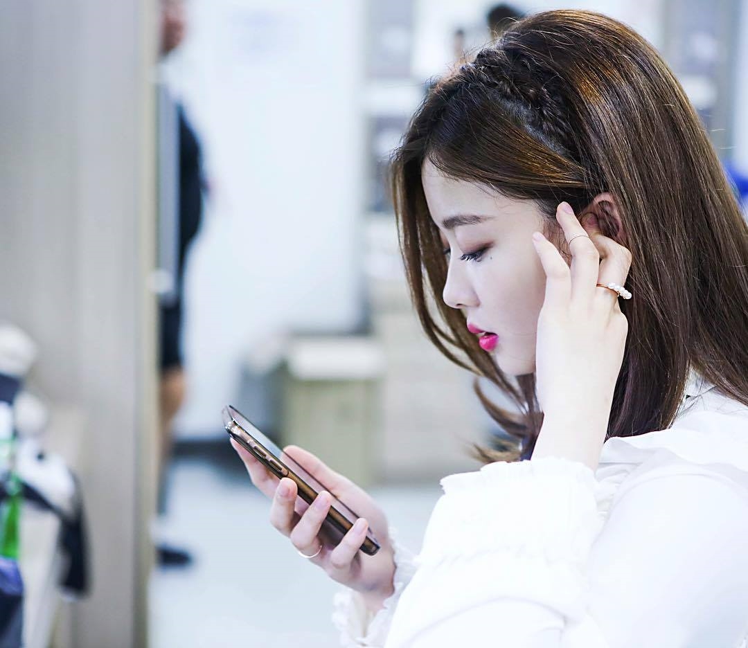 Kim Yoo Jung xuất hiện xinh đẹp trong fan meeting đầu tiên tại Hàn