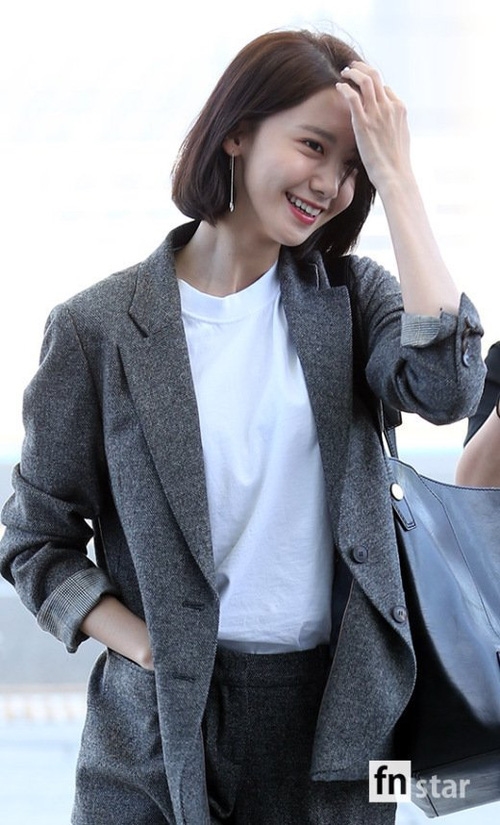 Yoona, Lee Dong Wook và Seventeen phong thái cực ngầu tại sân bay