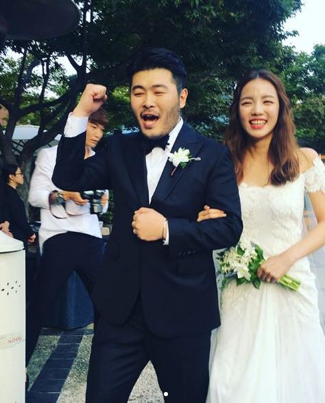 Lễ cưới có cả Jo In Sung, Park Bo Young, D.O. cùng dàn sao khủng