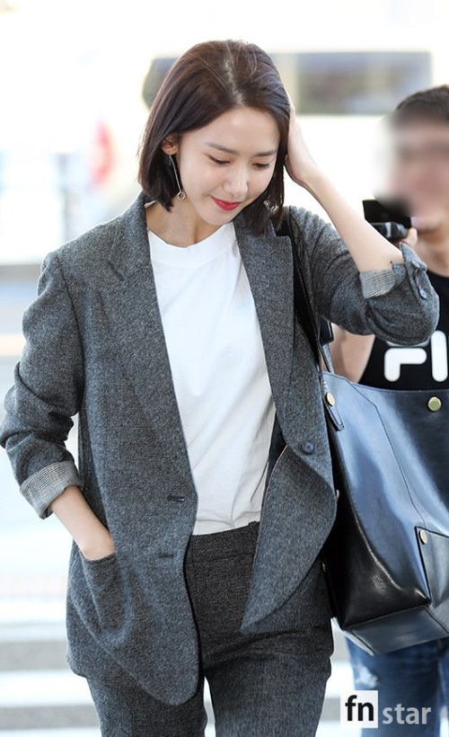 Yoona, Lee Dong Wook và Seventeen phong thái cực ngầu tại sân bay