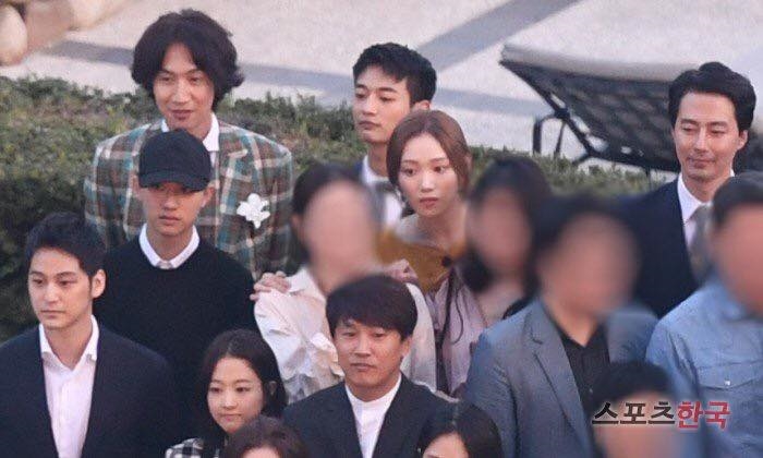 Lễ cưới có cả Jo In Sung, Park Bo Young, D.O. cùng dàn sao khủng