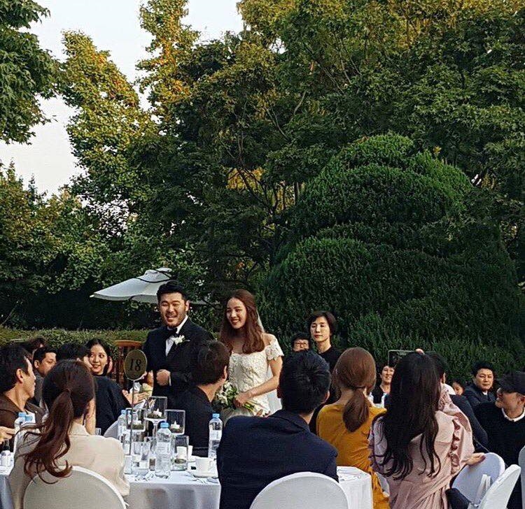 Lễ cưới có cả Jo In Sung, Park Bo Young, D.O. cùng dàn sao khủng