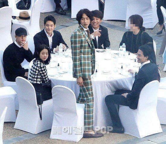 Lễ cưới có cả Jo In Sung, Park Bo Young, D.O. cùng dàn sao khủng