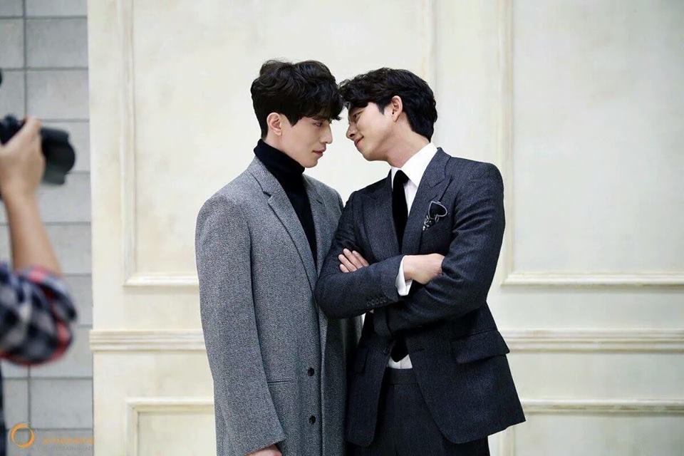 Lee Dong Wook xuất hiện điển trai, dân mạng lại mong mỏi Yêu Tinh
