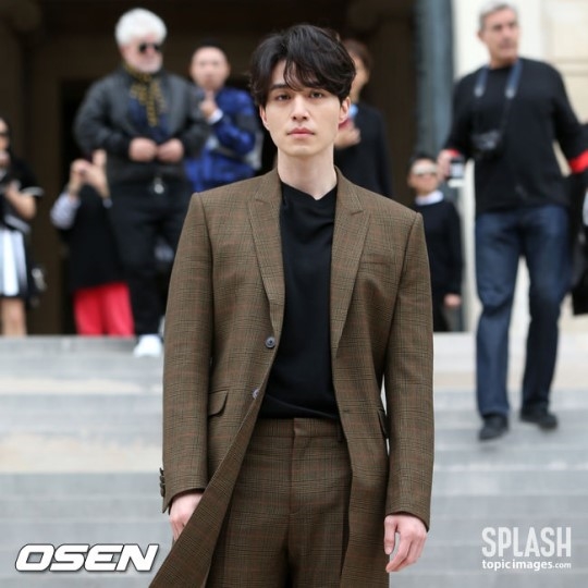 Lee Dong Wook xuất hiện điển trai, dân mạng lại mong mỏi Yêu Tinh