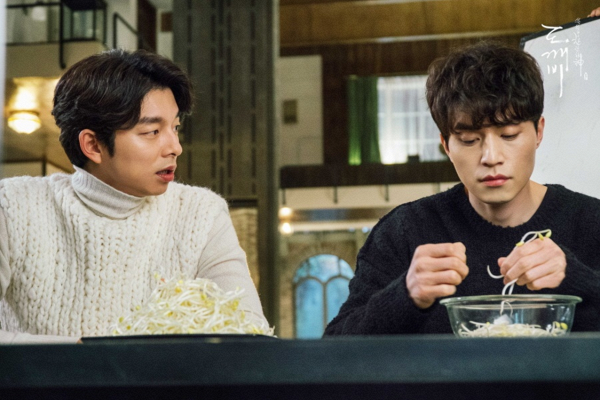 Lee Dong Wook xuất hiện điển trai, dân mạng lại mong mỏi Yêu Tinh