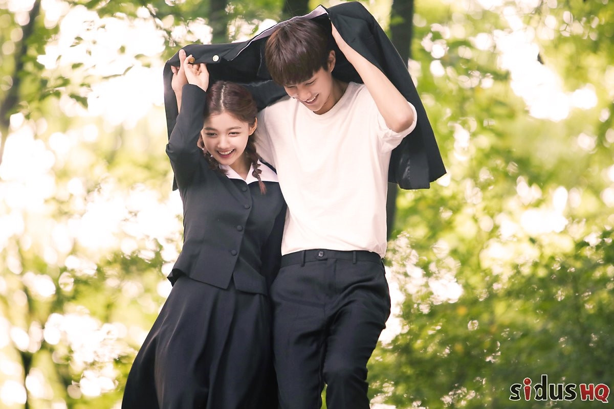 Kim Yoo Jung hóa thân thành loạt 'tình đầu quốc dân' của Hàn Quốc
