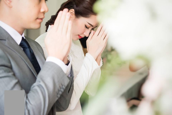 Vừa qua cặp đôi đã tổ chức lễ ăn hỏi, chuẩn bị chính thức về chung một nhà khiến người hâm mộ không khỏi vui mừng.