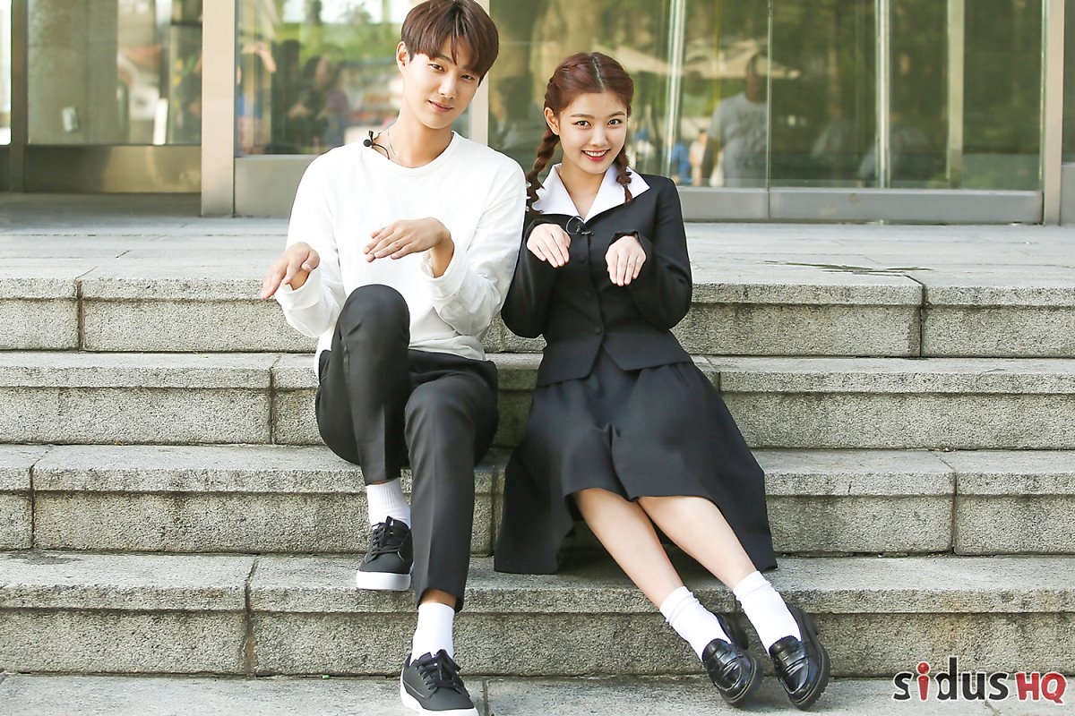Kim Yoo Jung hóa thân thành loạt 'tình đầu quốc dân' của Hàn Quốc