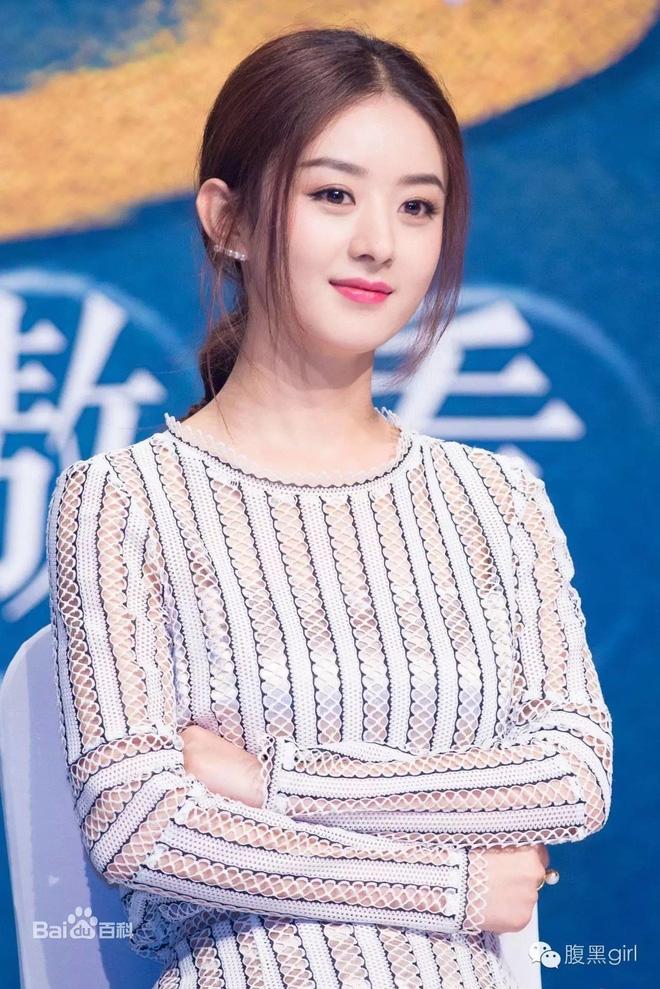 Triệu lệ Dĩnh chẳng thiếu những ồn ào dư luận.