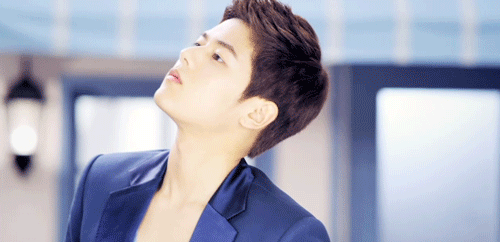 Những mĩ nam Kpop mặt 'baby' nhưng vóc dáng thì chuẩn men miễn chê