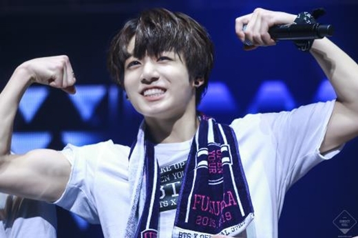 Những mĩ nam Kpop mặt 'baby' nhưng vóc dáng thì chuẩn men miễn chê