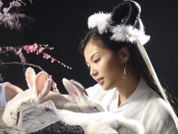Lưu Đào với tạo hình Hằng Nga xinh đẹp.