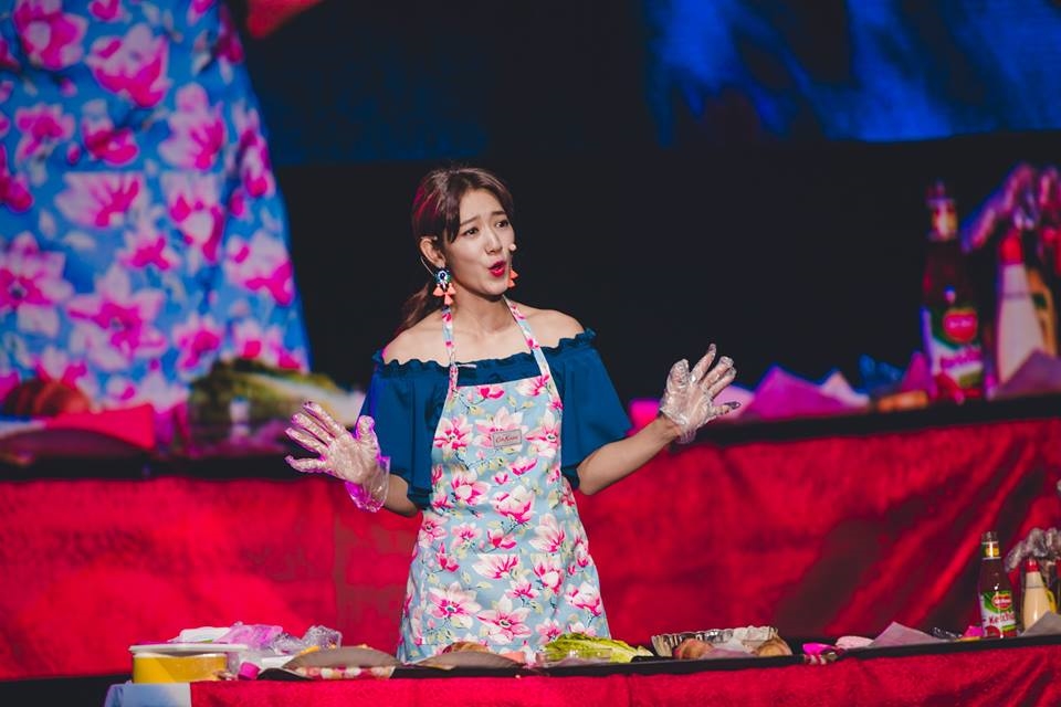 Fanmeeting mới biết độ nổi tiếng của Park Shin Hye khủng thế nào