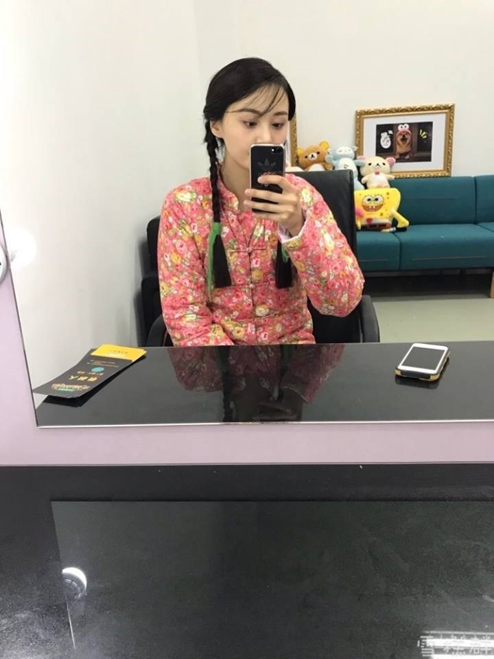 Trịnh Sảng lại gây bão vì quá xinh xắn dù hóa thành gái quê