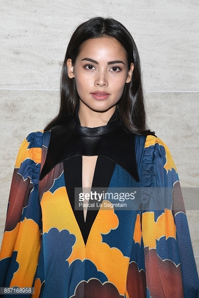 Yaya Urassaya tỏa sáng nổi bật tại Tuần lễ thời trang Paris