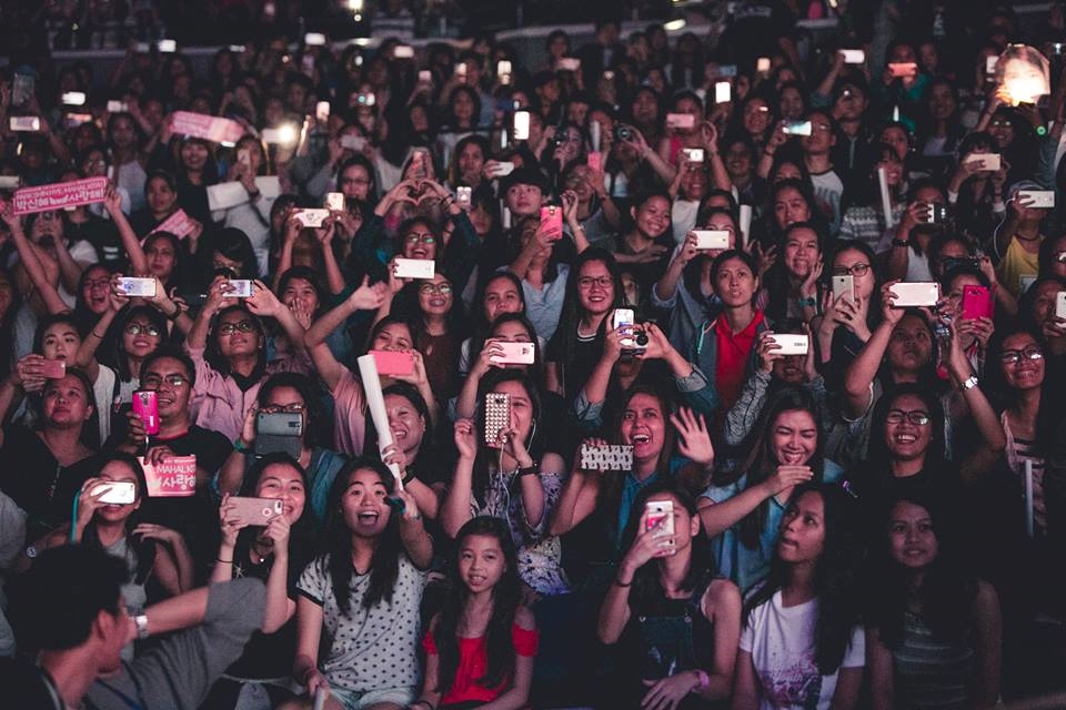 Fanmeeting mới biết độ nổi tiếng của Park Shin Hye khủng thế nào
