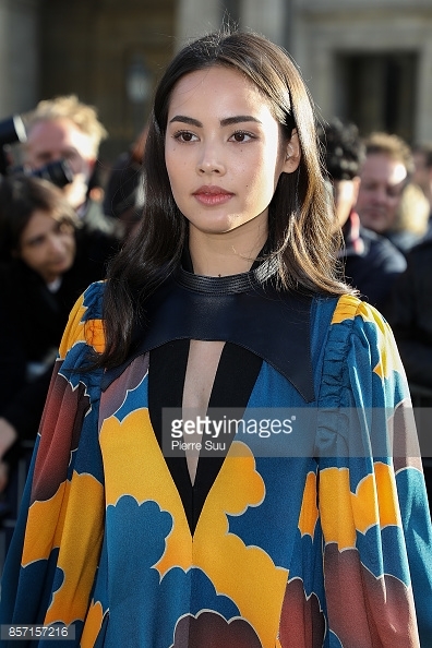 Yaya Urassaya tỏa sáng nổi bật tại Tuần lễ thời trang Paris