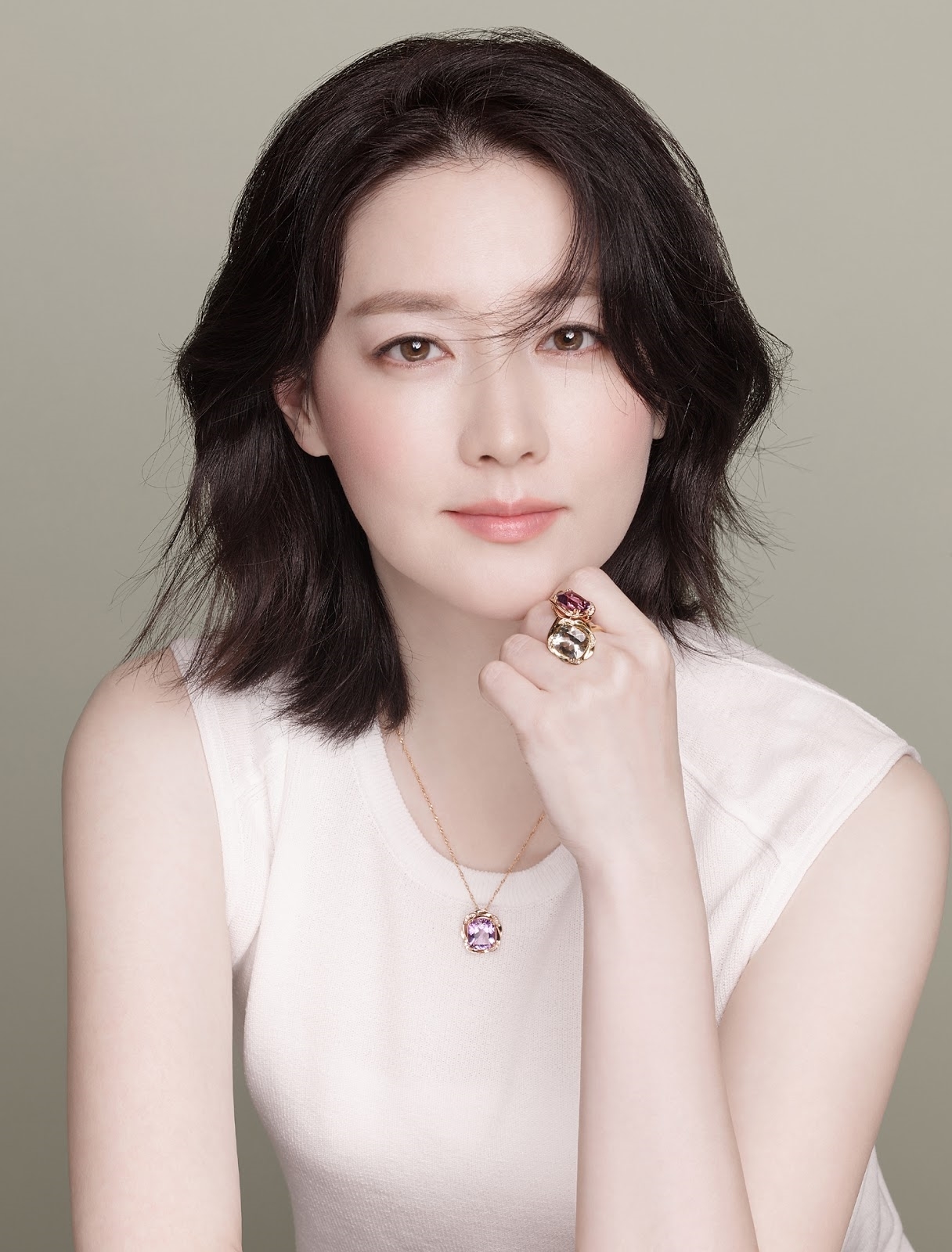 Nữ thần Lee Young Ae sẽ trở lại màn ảnh nhỏ năm sau với siêu phẩm mới