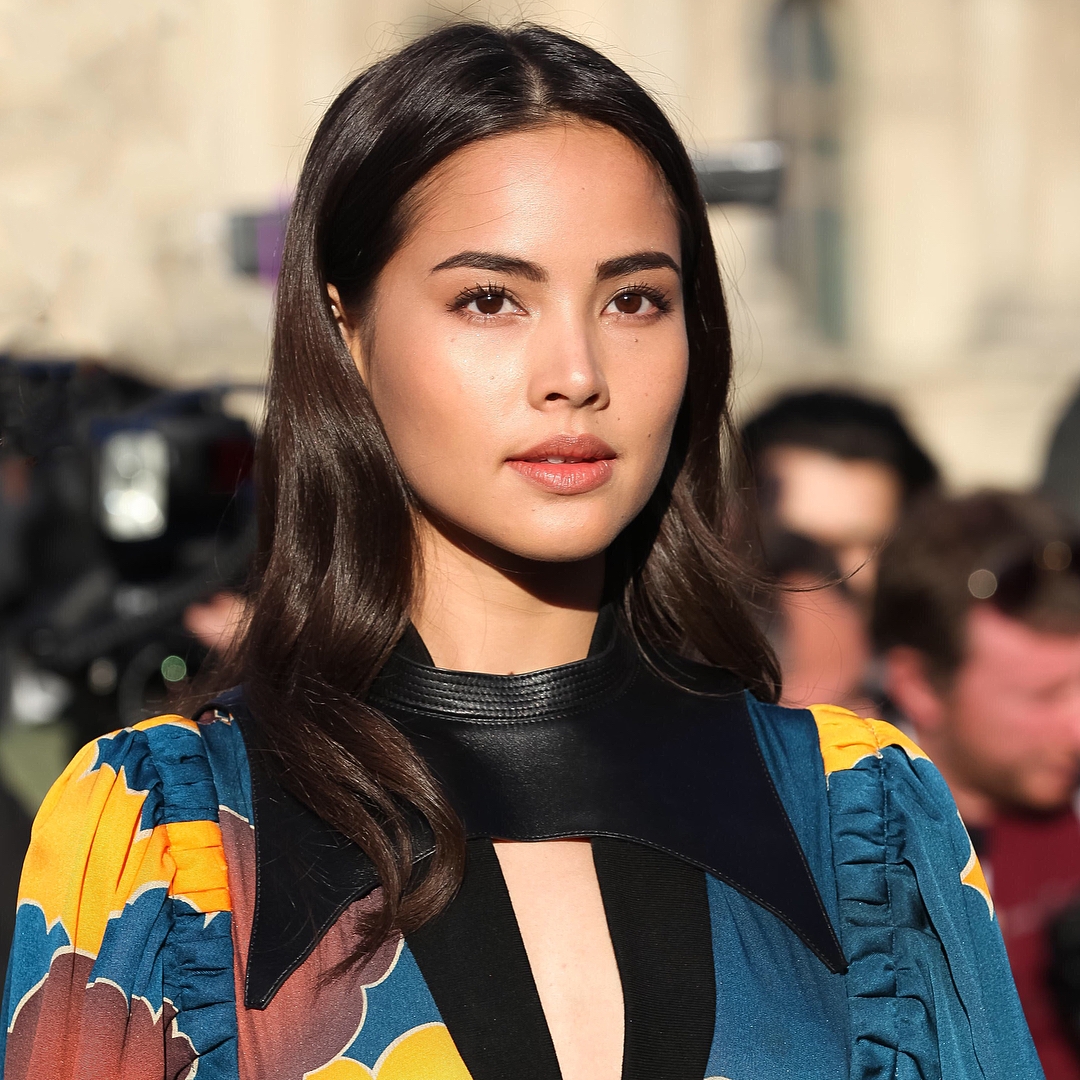 Yaya Urassaya tỏa sáng nổi bật tại Tuần lễ thời trang Paris