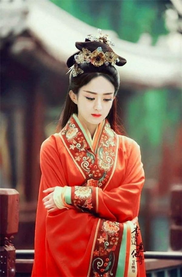 Tạo hình Tây Lương nữ vương của Triệu Lệ Dĩnh.