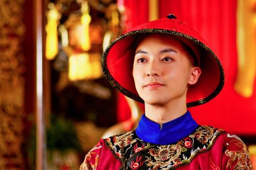 Hóa thân thành thái giám cũng không 'dìm' nổi nét điển trai của mỹ nam