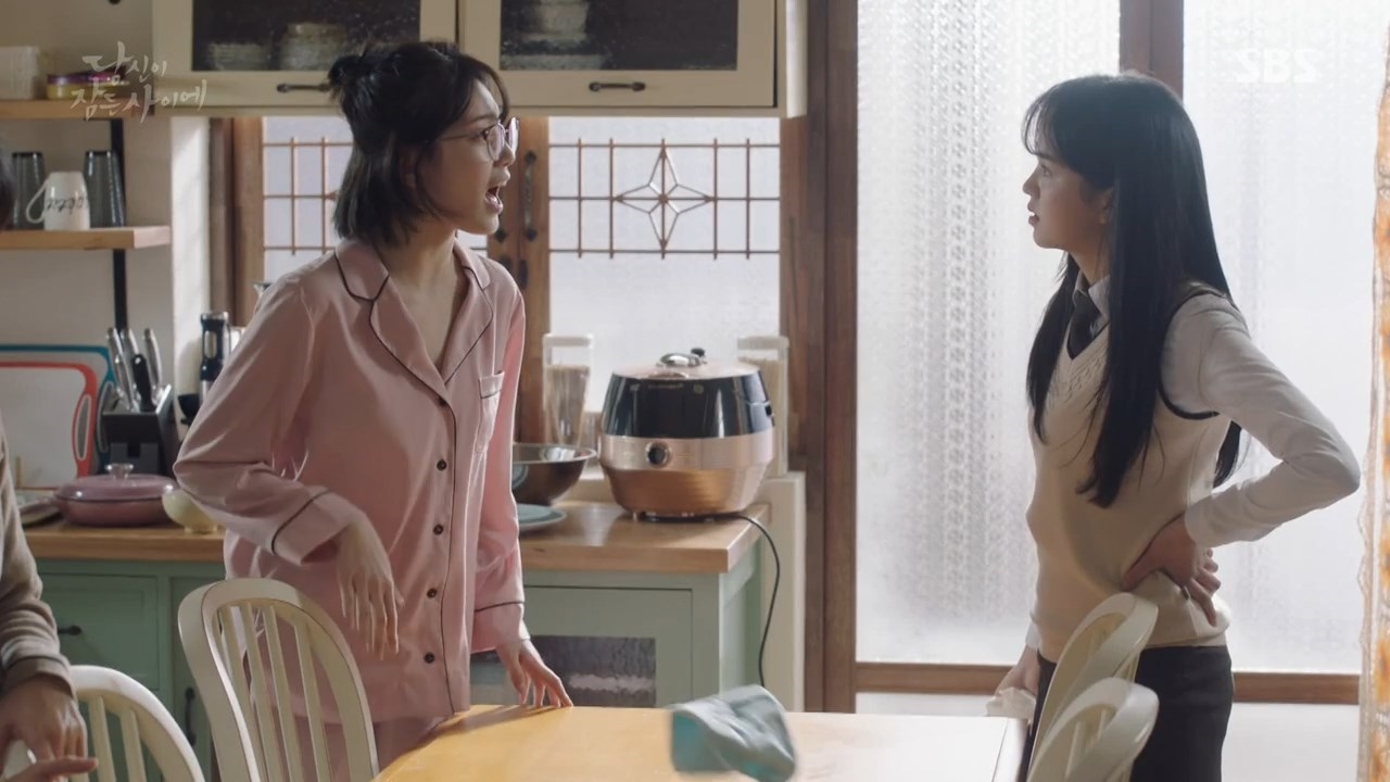Suzy đụng độ Kim So Hyun trên màn ảnh khiến khán giả cười bò